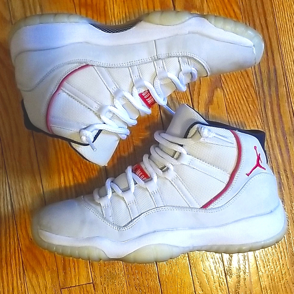 Jordan 11's platinum tinit